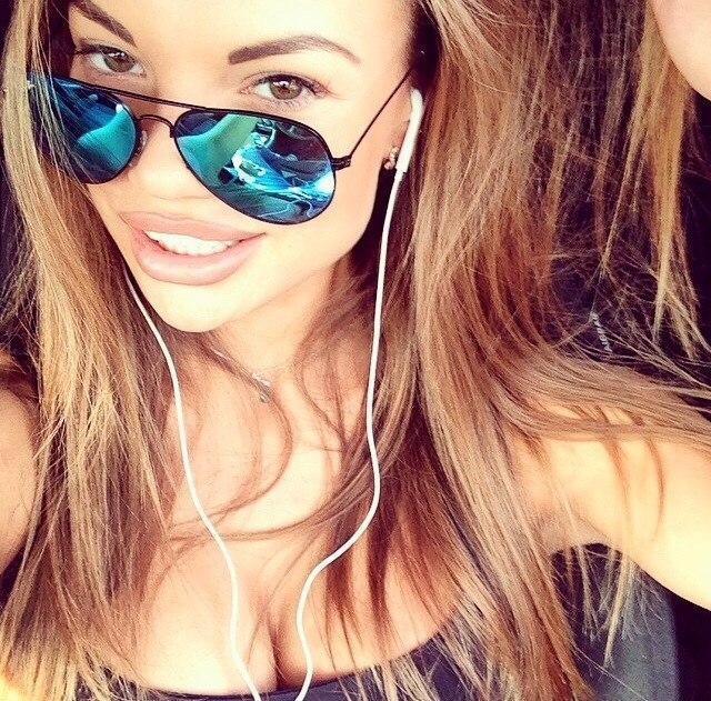 Сексуальная и горячая красотка готова исполнить твои фантазии. Подарю тебе незабываемые моменты наслаждения и удовольствия. Звони прямо сейчас! 15954, 23 года